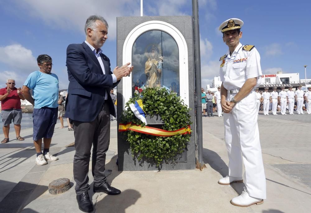 El 'Elcano', en La Graciosa