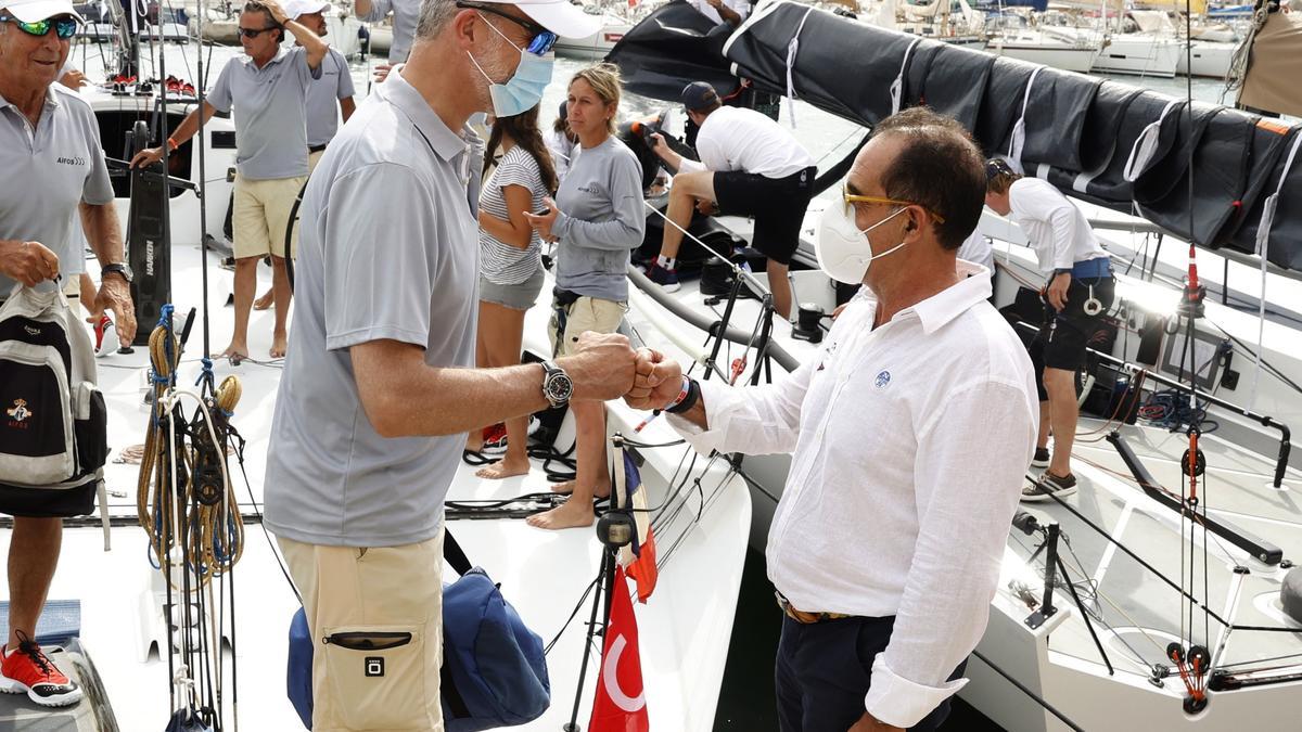 El rey Felipe VI en el club náutico de Palma.