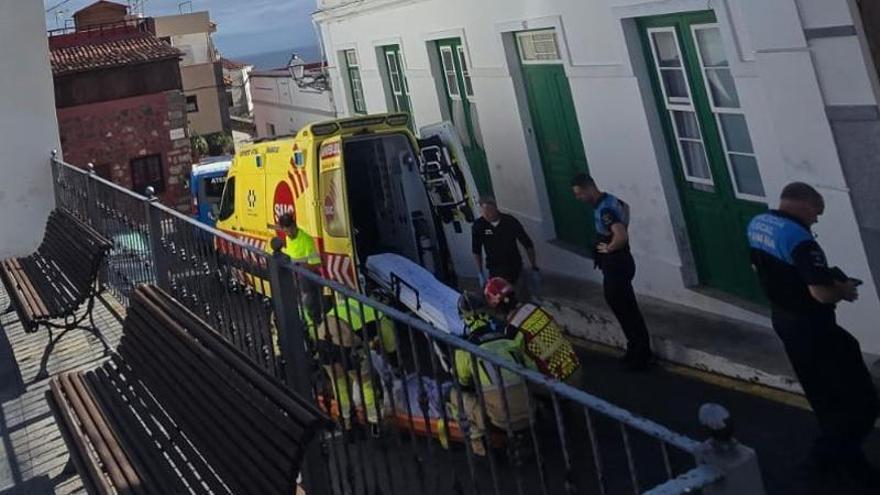 Rescatan a un ciudadano alemán tras permanecer cuatro días aislado en Garachico