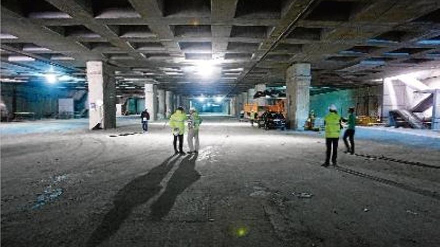 L&#039;estació d&#039;autobusos està soterrada, entre el parc Central i les andanes del tren d&#039;alta velocitat.