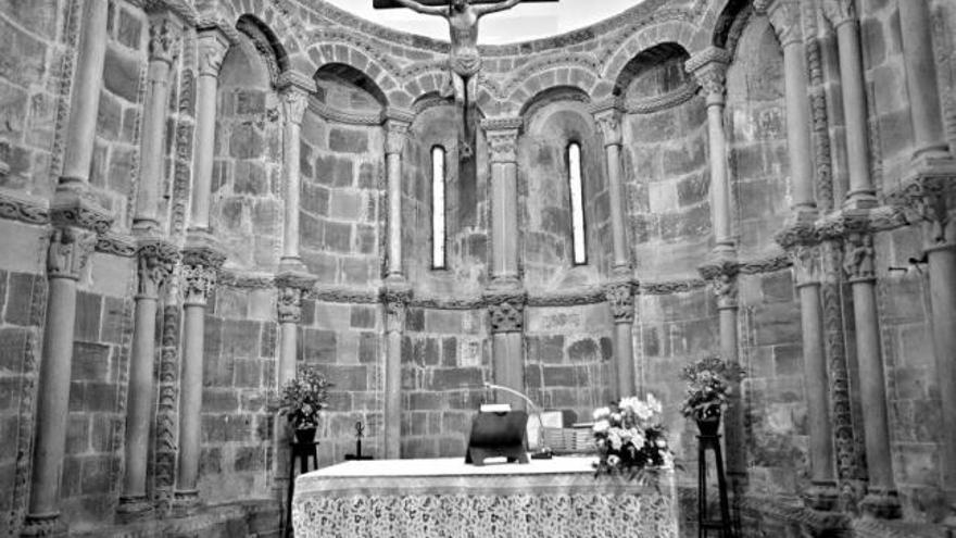 El interior del ábside de San Juan de Amandi.