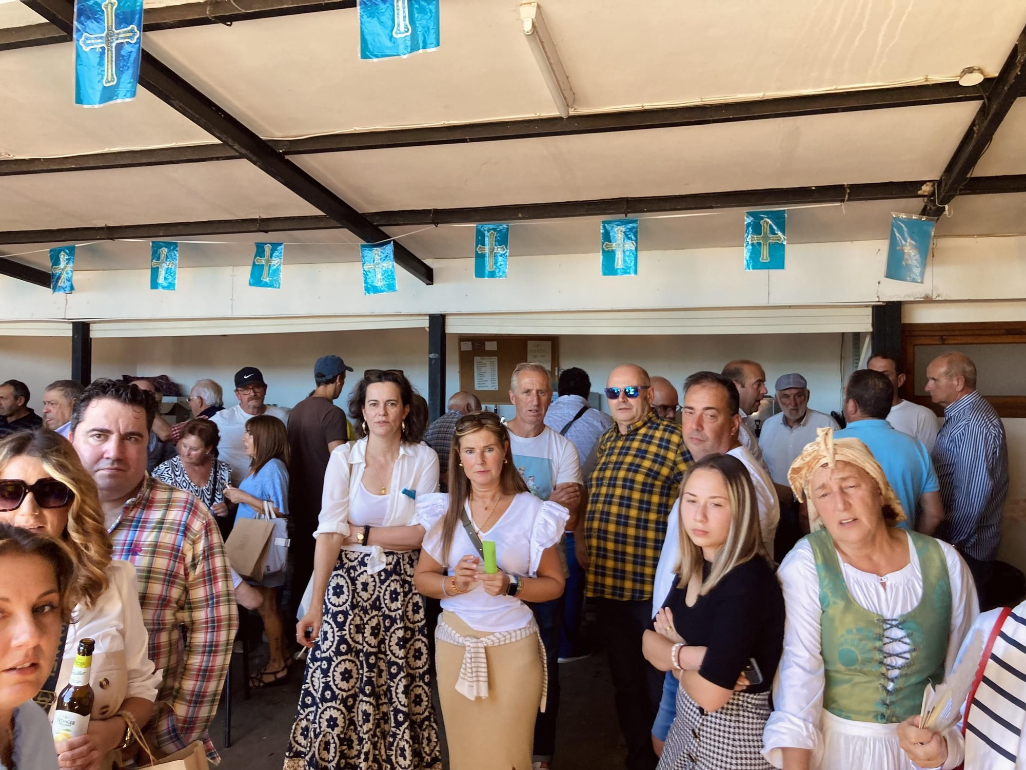 El ambiente "más guapo y asturiano" en la Feria de los Figos de Rozaes: así discurrió la soleada jornada de domingo