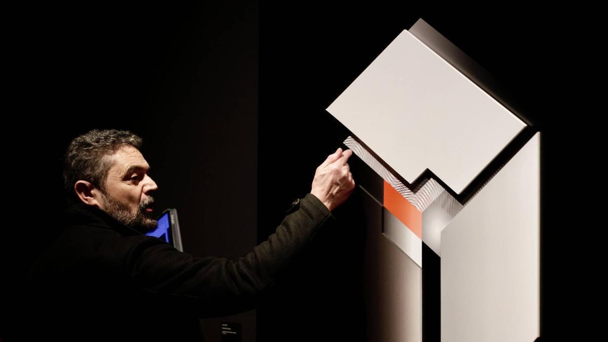 VÍDEO: Visita guiada por la exposición “13 creadoras” y presentación del libro “Creadoras en las artes plásticas 3”