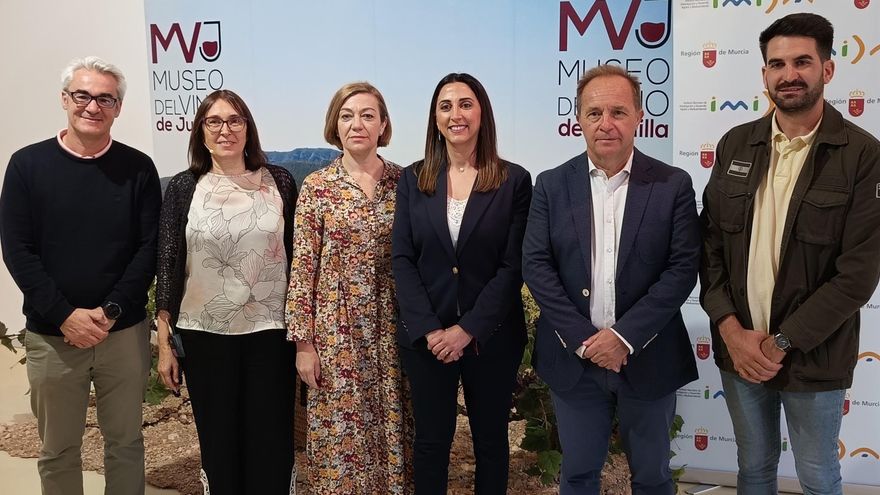La capacidad investigadora del Imida, a disposición del sector regional del vino