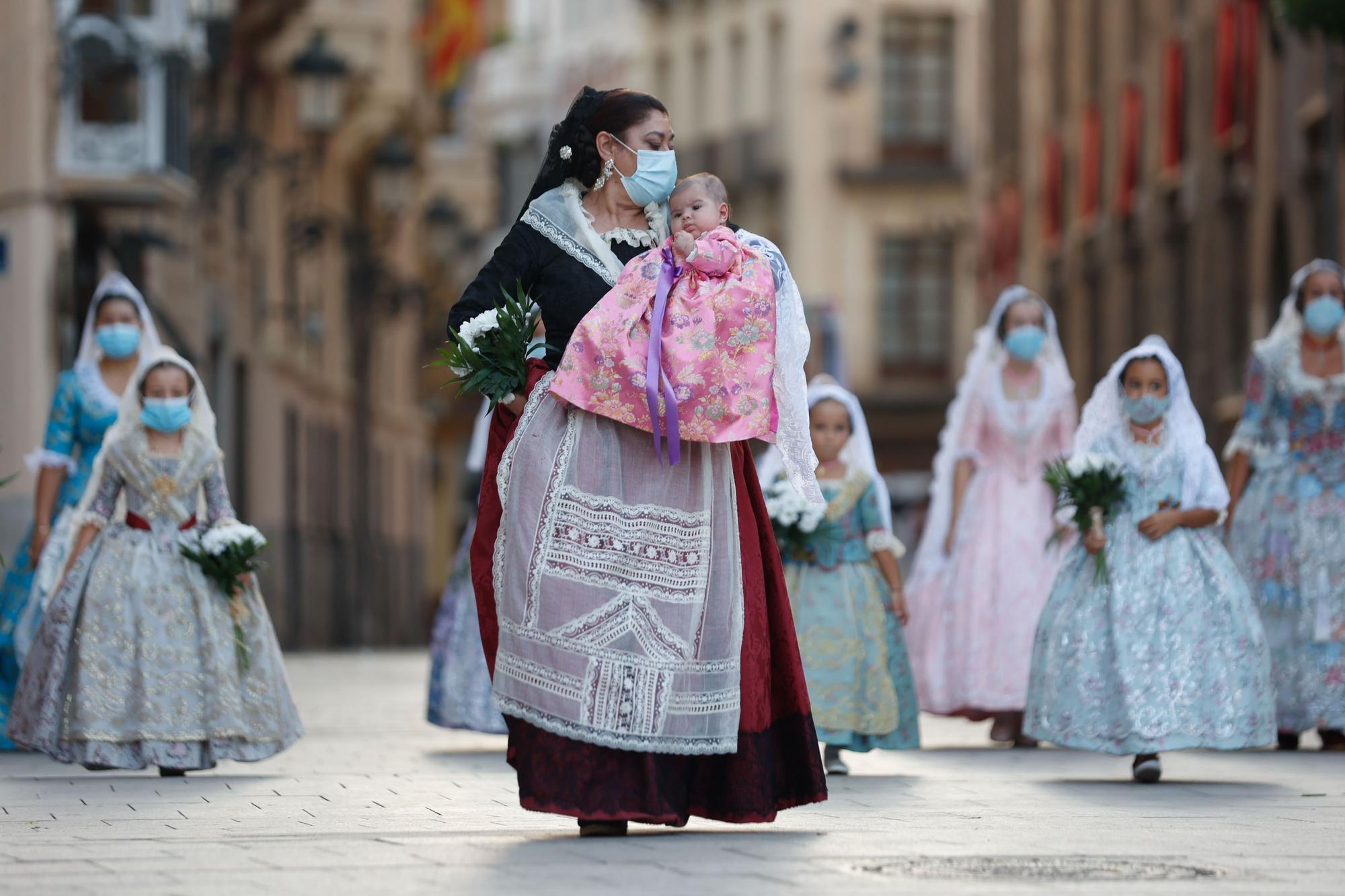 Búscate en el segundo día de Ofrenda por la calle Caballeros (entre las 19.00 y las 20.00 horas)