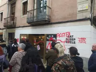 El sector turístic gironí rebutja les pintades en contra dels visitants a la ciutat