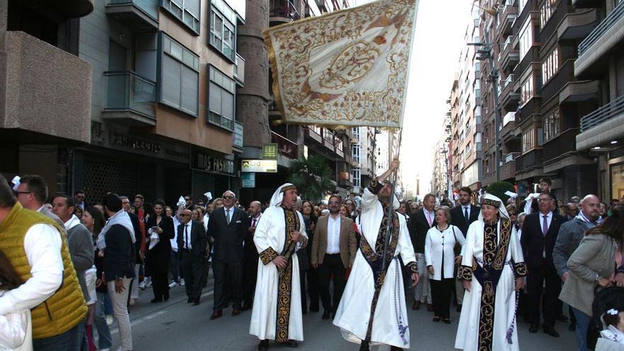 Miles de blancos abarrotan las calles de Lorca en un ‘anuncio’ para la historia