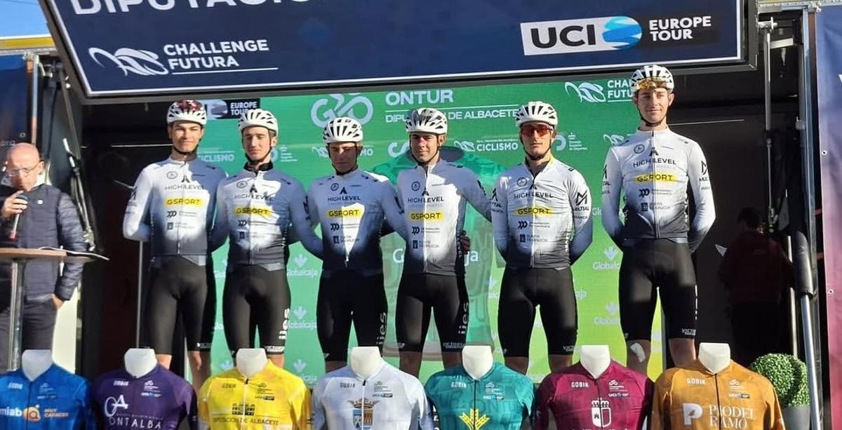 Ciclistas del equipo Gsport de Xàtiva en el Gran Premio de Primavera de Ontur, en Albacete.