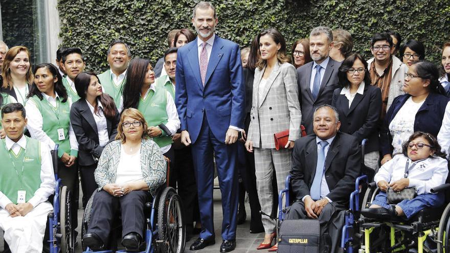 El rey Felipe VI y la reina Letizia, en un acto en Lima. // Efe