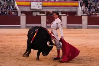 Perera, Ureña y Fernando Adrián se dejan ir una completa corrida de Fuente Ymbro en Madrid