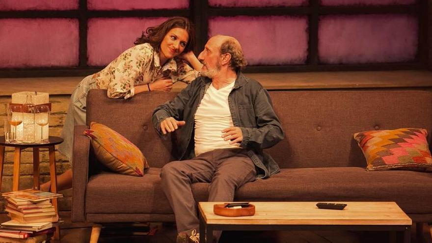 Ana Ruiz y José Luis Gil, en una escena de &#039;Si la cosa funciona&#039;.