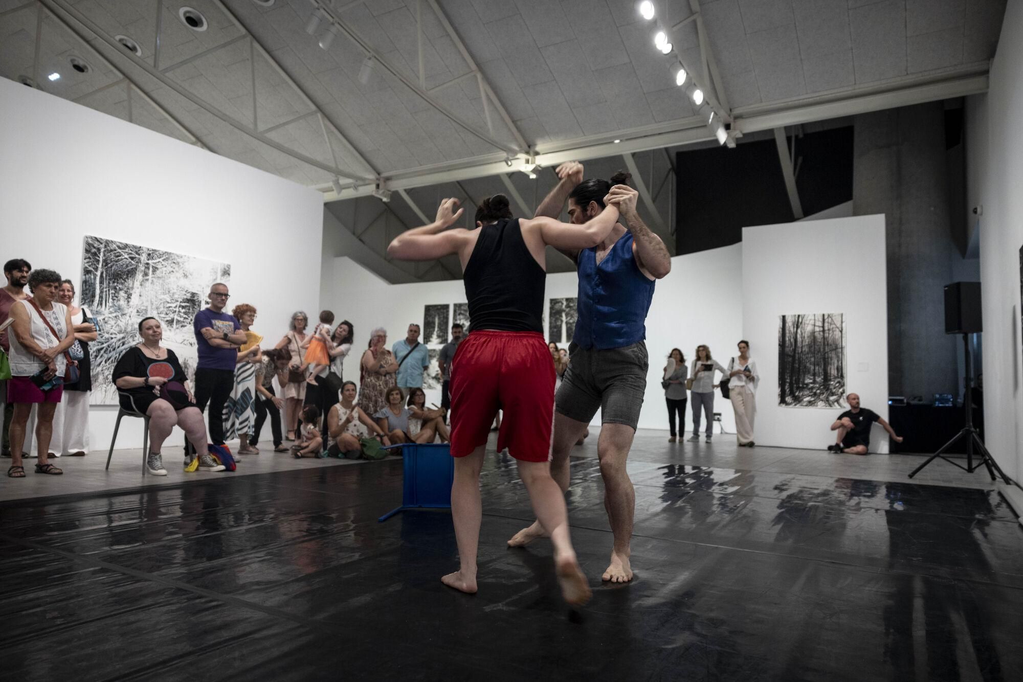 DANZA 'PAS A TROIS' CON HUGO Y VEGA GRIMALT POR EL 30 ANIVERSARIO DEL MUSEO PABLO SERRANO