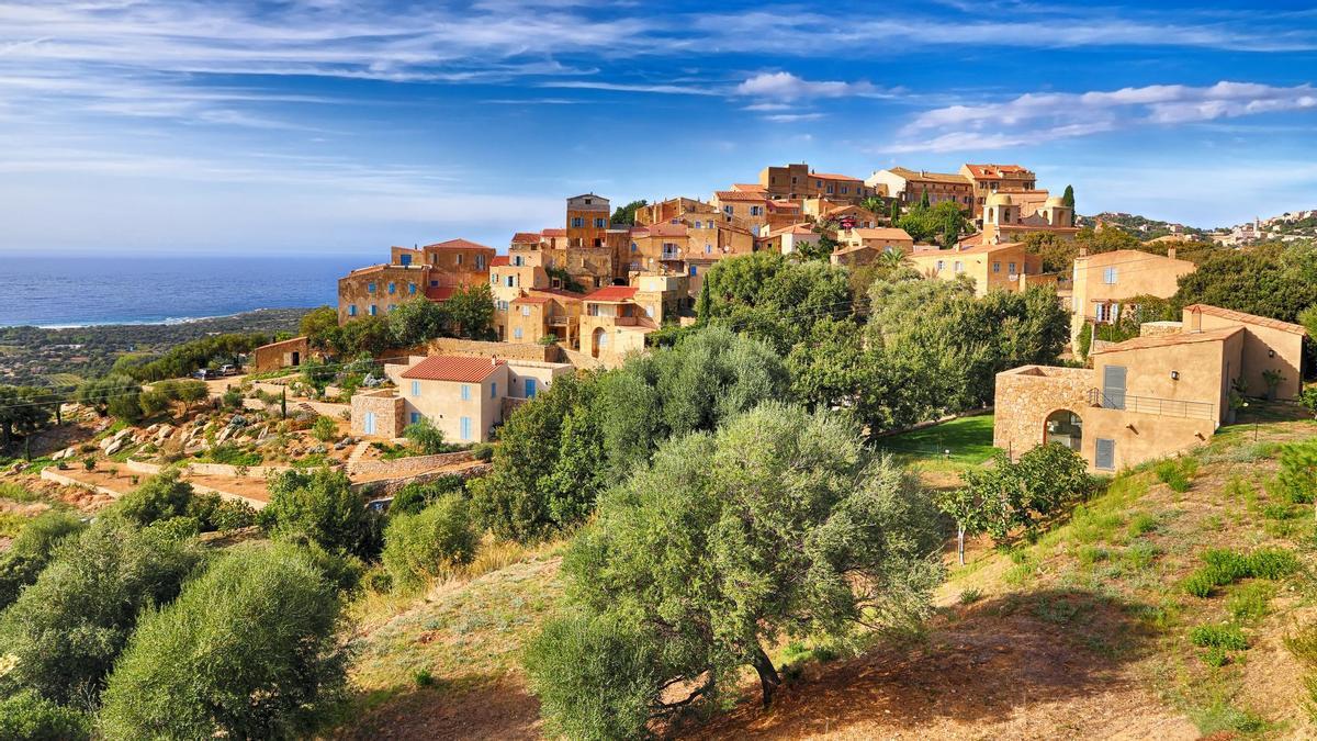 Panorámica de Pigna, en Córcega.