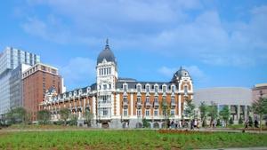 Fachada de la antigua sede de la Compañía Asturiana de Minas en Plaza de España.