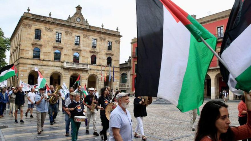 Pasacalles por la paz | JUAN PLAZA
