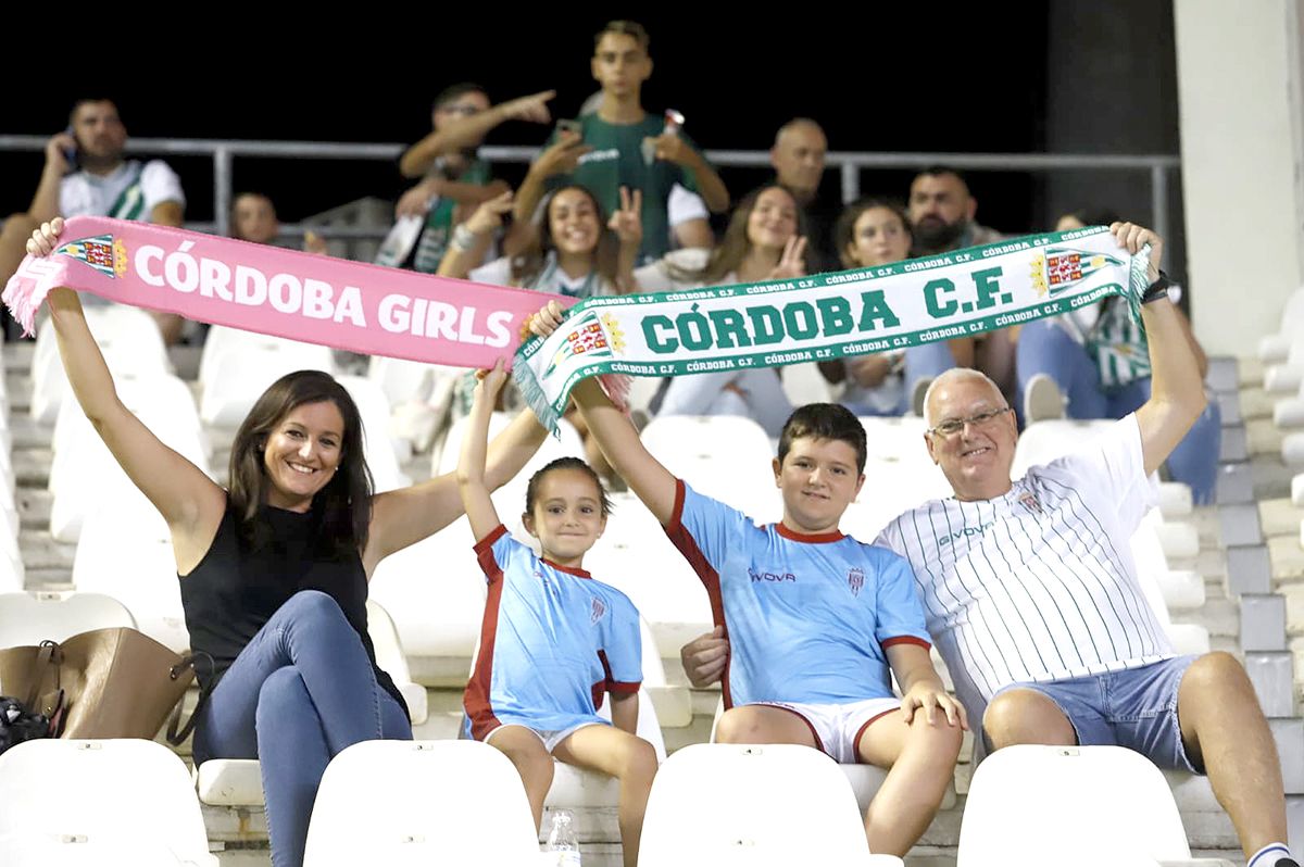 Las imágenes de la afición del Córdoba CF - Rayo Majadahonda