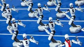Pekín inaugura los segundos Juegos de robots humanoides con un 100 metros más rápido que el de Usain Bolt