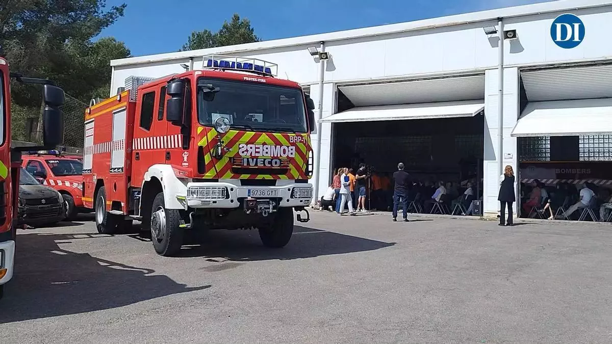 Un tributo a la labor «valiente e indispensable» de los bomberos de Ibiza