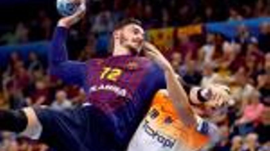 El Barça supera un fràgil Montpeller al Palau (35-27)