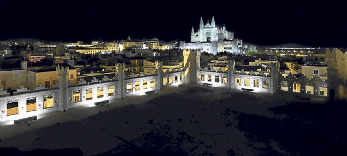 Diesen Blick gibt es nicht zweimal: die Kathedrale von Palma vom Dach der Lonja aus gesehen.