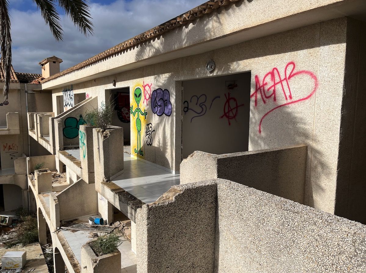 Calas de Mallorca | El estado de los apartamentos Topaz, en imágenes