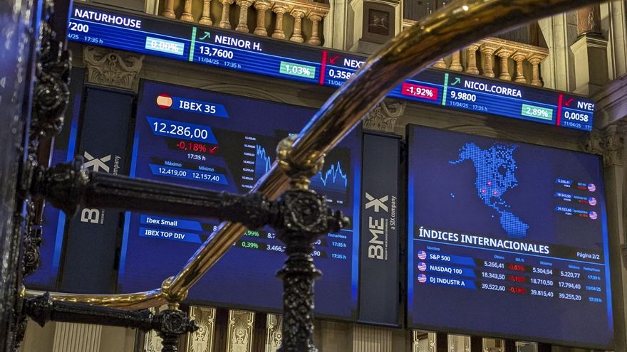Wall Street cierra con leves subidas tras conocerse que los aranceles a teléfonos, ordenadores y chips pueden volver a aplicarse