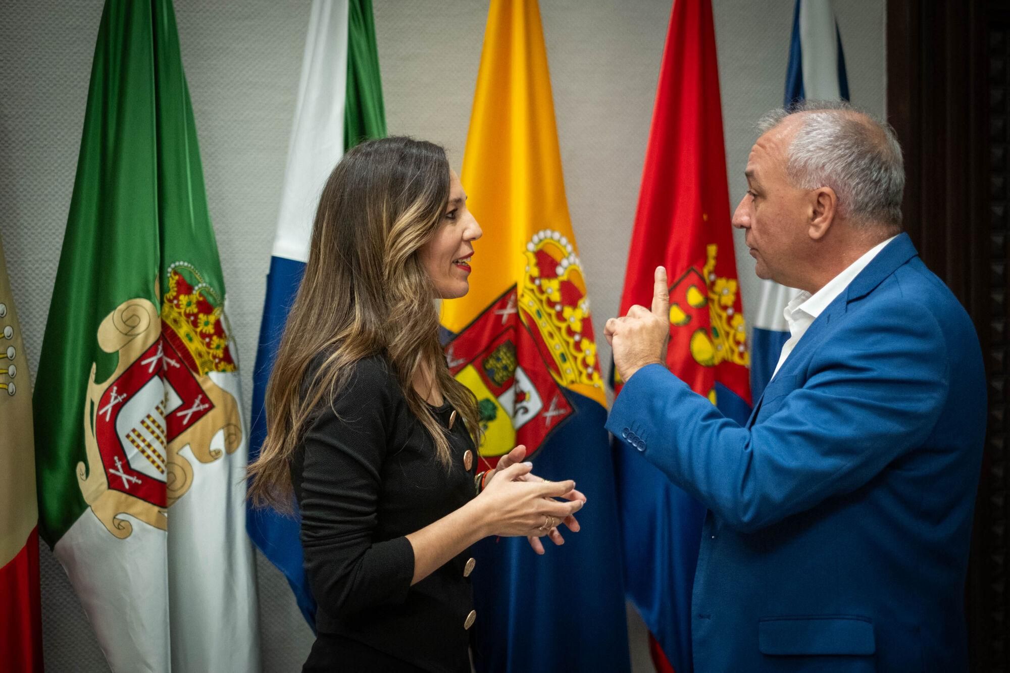 Los cabildos debaten la ley de de Ordenación Sostenible del Uso Turístico de Viviendas