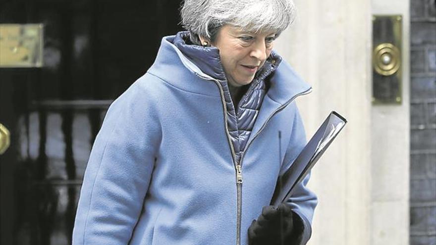 May apura para votar el ‘brexit’ justo antes de la fecha de salida