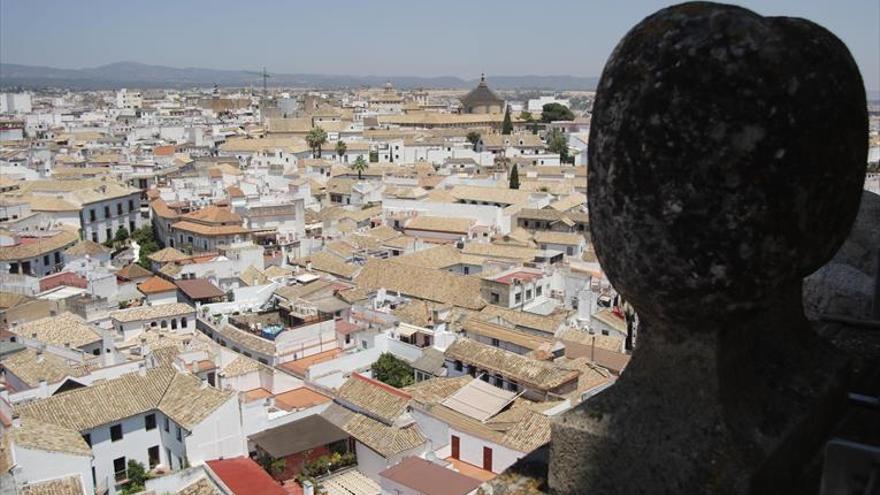 Además de su regulación, ¿incluye en sus objetivos la limitación de pisos turísticos en el casco histórico?