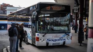 La estación de Fabra i Puig retoma la normalidad tras la reanudación del servicio de Rodalies