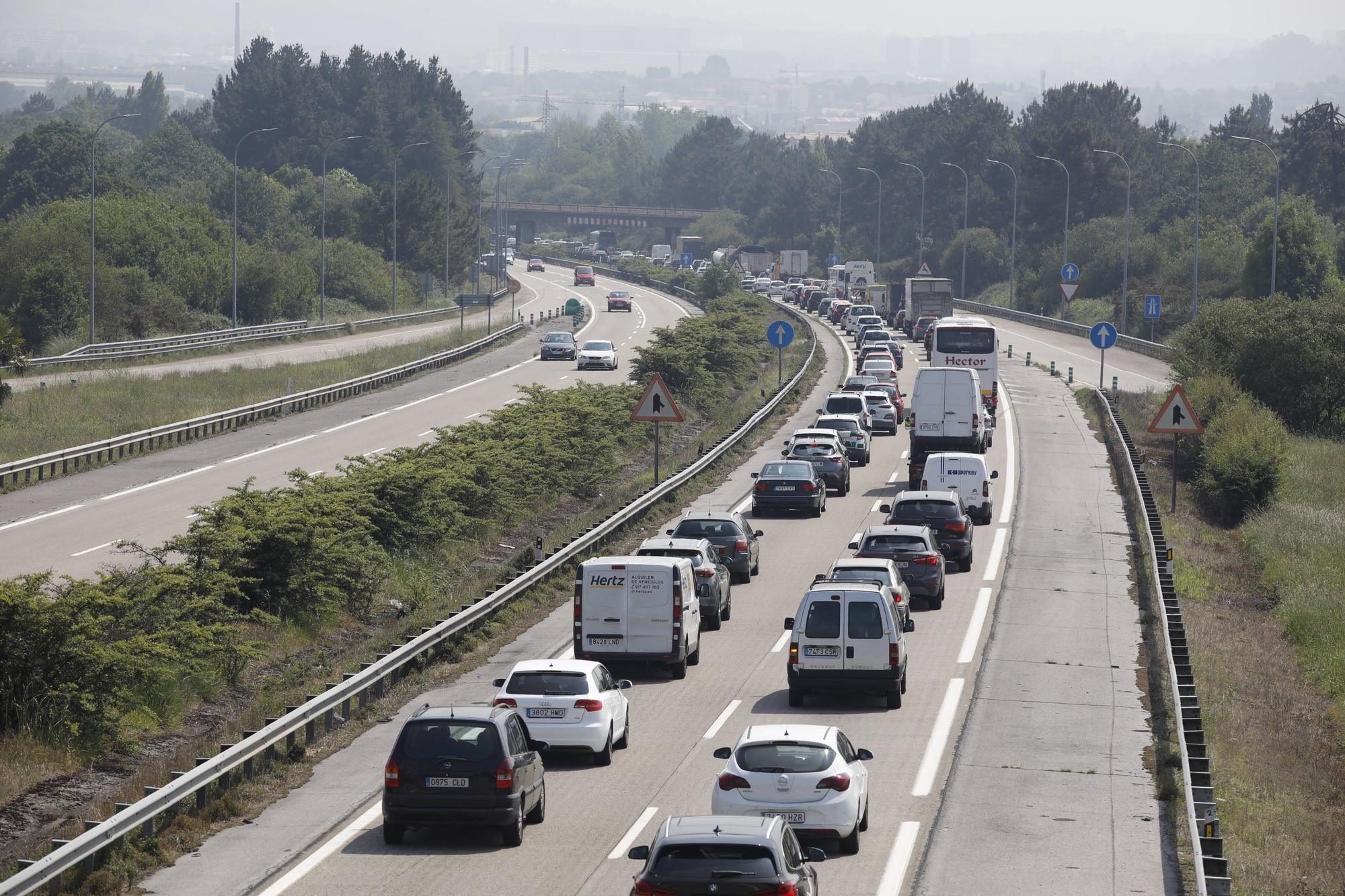 En imágenes: Nuevas caravanas en la "Y" por las obras del tercer carril