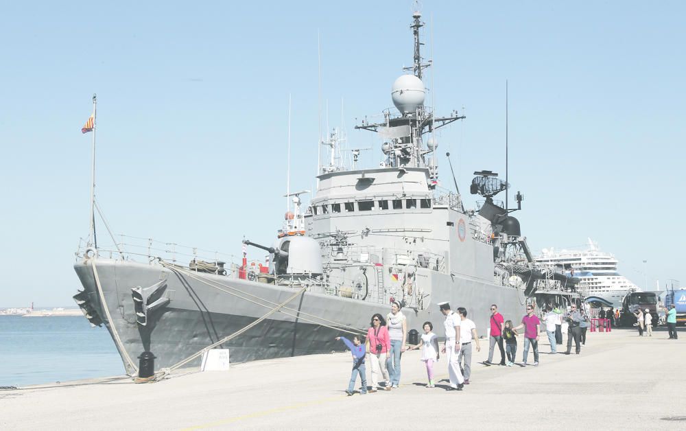 Visita a los buques de la Armada de maniobras en aguas de Mallorca