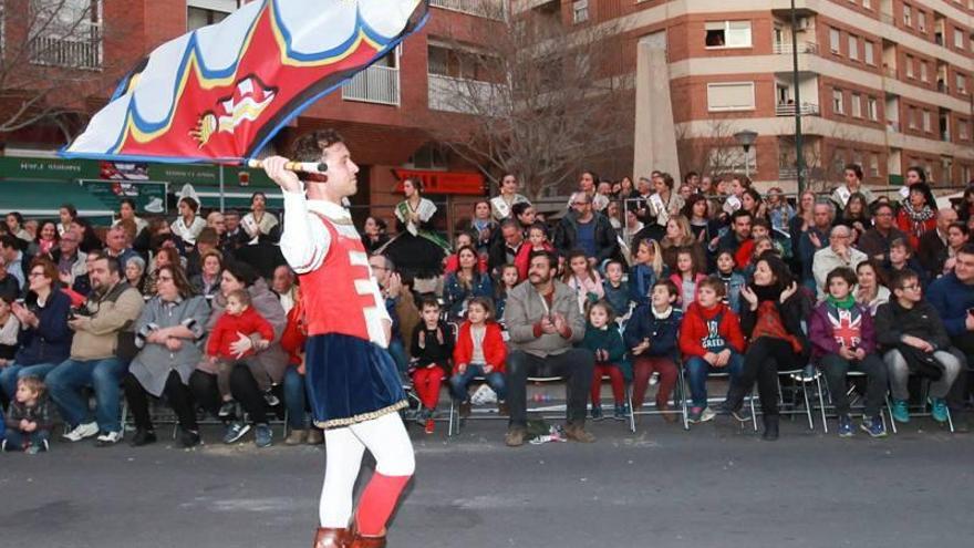 Un multitudinario Desfile de Animación abarrota las calles en una &#039;fiesta total&#039;