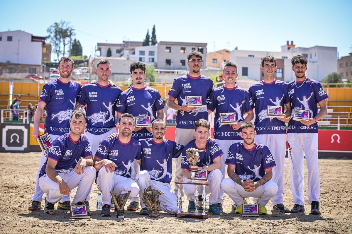 Foto de familia de los participantes en el 'Juego de Tronos II'.