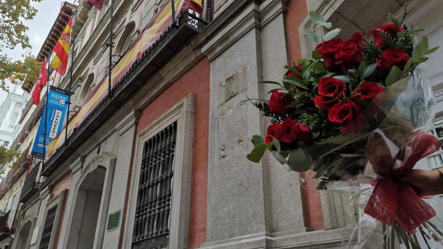 La Justicia ordena a Madrid reponer la placa de Largo Caballero