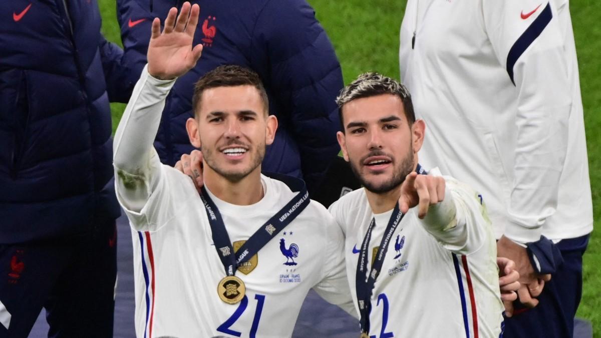 Lucas y Theo Hernández celebrando con Francia el título de la Nations League