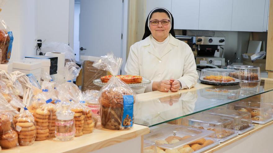 &#039;Las Antonias&#039; trasladan su tienda de dulces a Zarandona