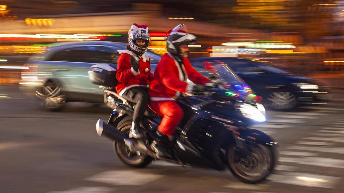 La Guàrdia Urbana obre diligències per la Parenoelada que reuneix més de 1.500 motards a Barcelona