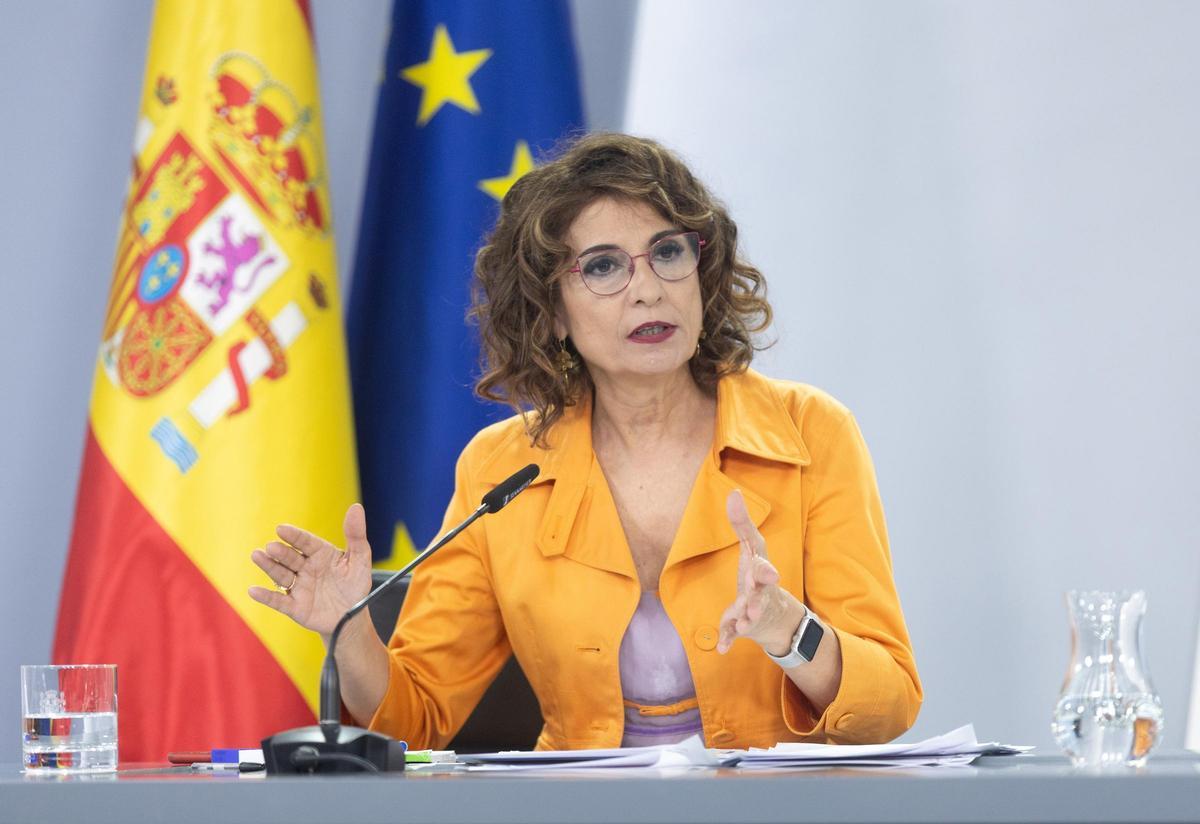 La vicepresidenta primera y ministra de Hacienda, María Jesús Montero, tras una reunión del Consejo de Ministros.