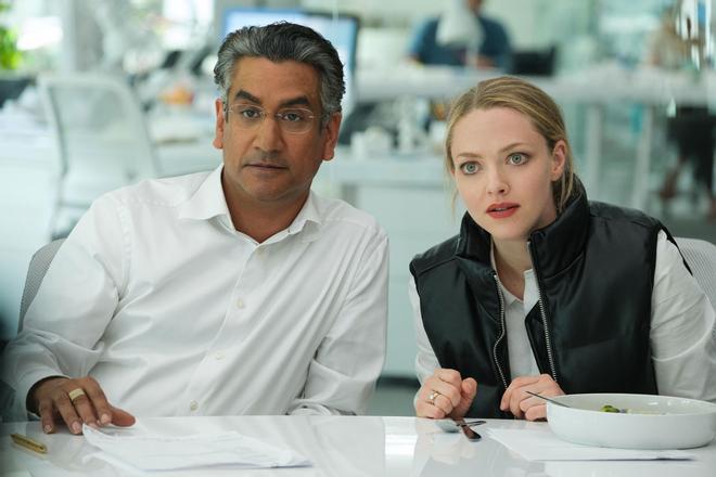 Amanda Seyfried y Naveen Andrews ('Perdidos') protagonizan 'The dropout'.