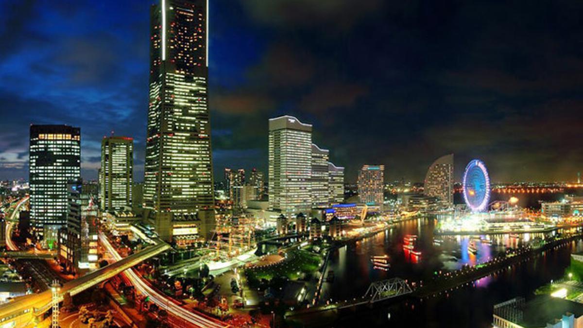 Vista nocturna de la ciudad de Yokohama