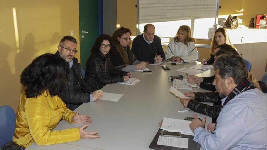 Colectivos y administración perfilan el plan de mejora para Aldea Moret