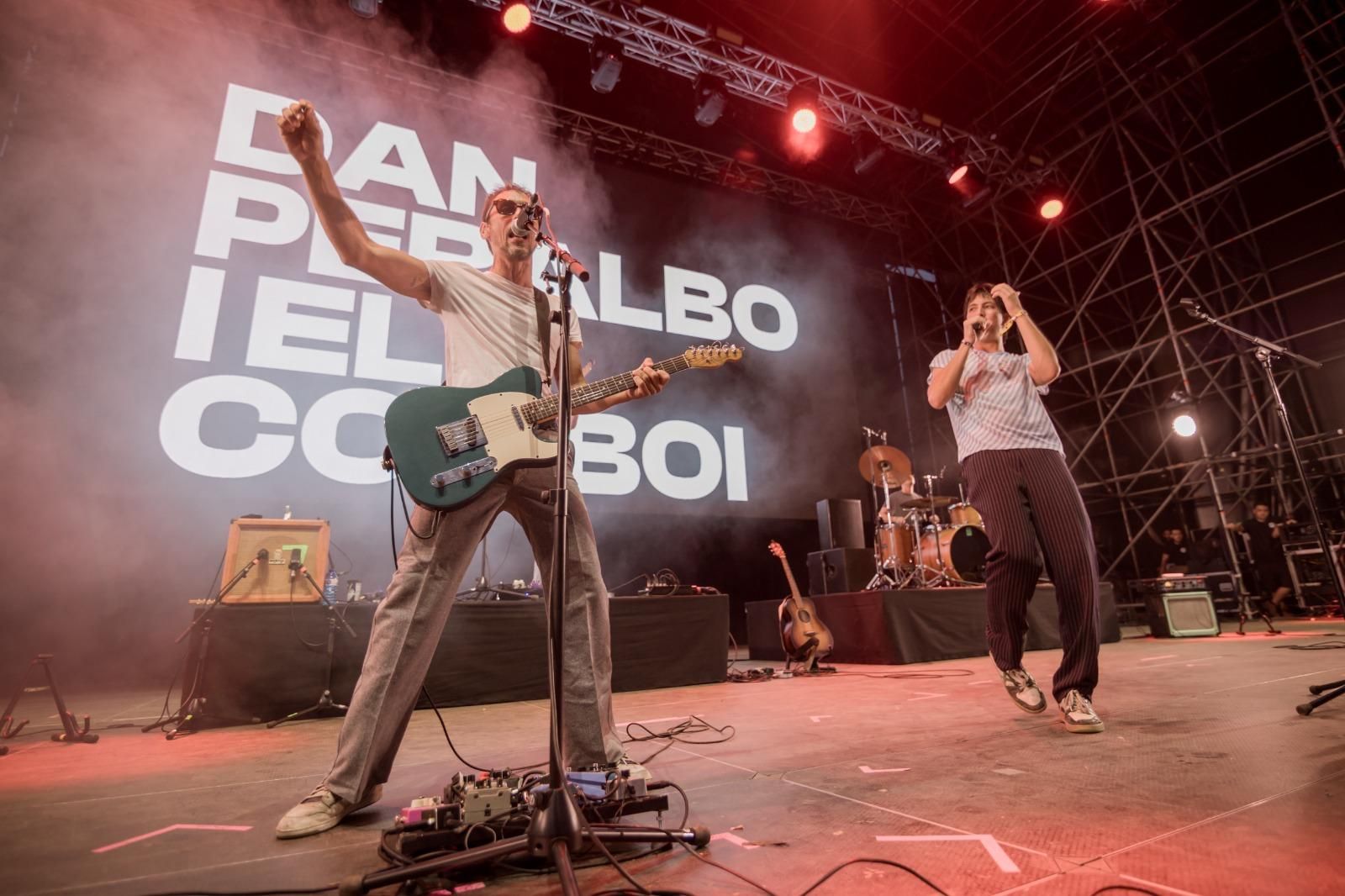 Oques Grasses, Dan Peralbo i El Comboi, Greta i DJ Trapella al Festival Ítaca Sant Joan a la platja de l'Estartit