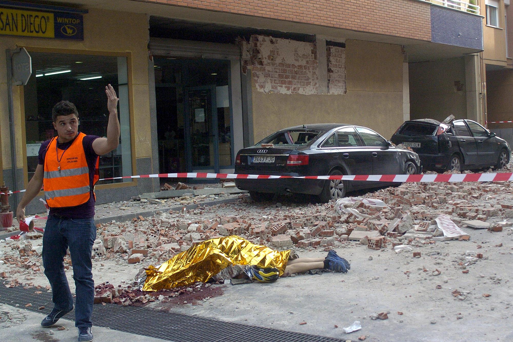 Las imágenes más impactantes del terremoto de Lorca