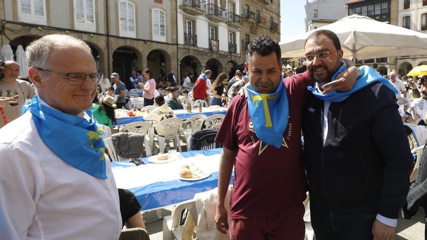 El escaparate político de la Comida en la Calle de Avilés