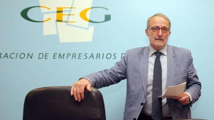 El presidente de la confederación empresarial gallega, Antonio DIeter Moure, ayer en Santiago. // X. Álvarez