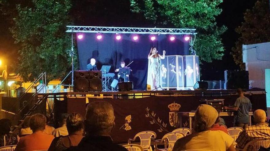 Una actuación musical celebrada en agosto en Torrejoncillo.