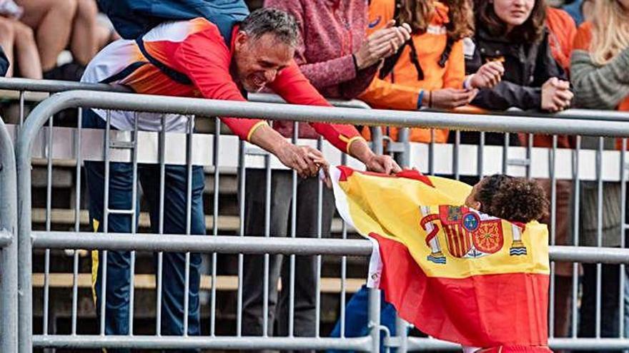 Diéguez felicita a su alumna Jael Bestué tras conseguir hace unos días la medalla de bronce en los 100 metros lisos del Europeo Sub 20.