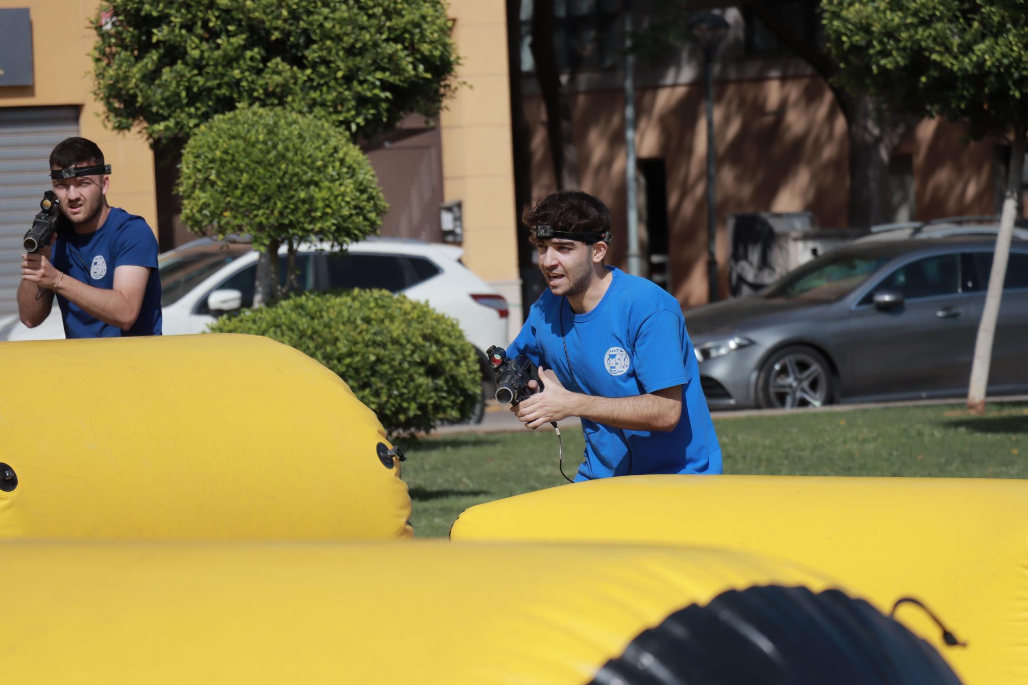 Las mejores fotos del 'laser combat' de las fiestas de Vila-real