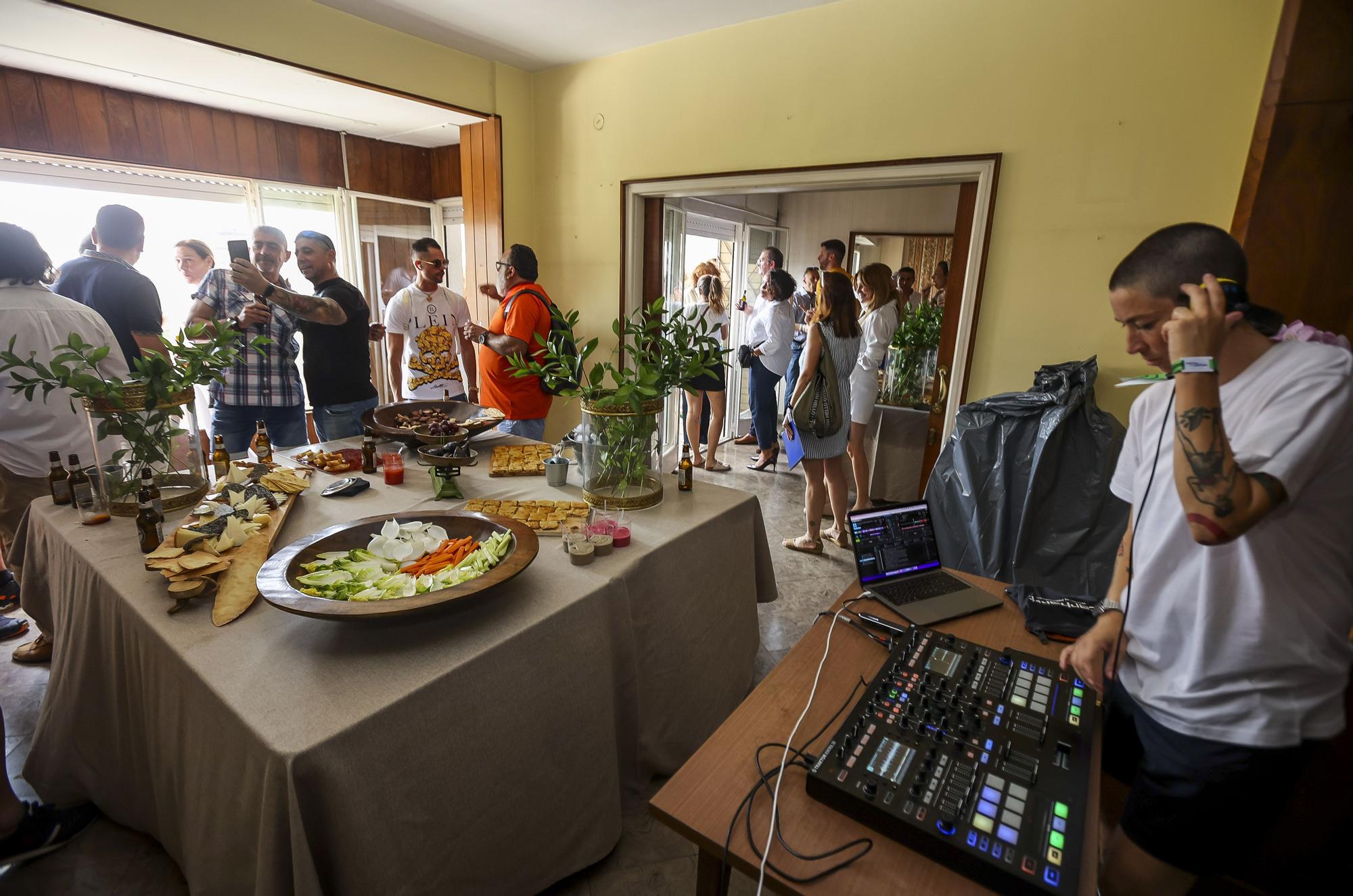 Pisos en Luceros para ver los disparos sin aglomeraciones con música en directo y servicio de catering